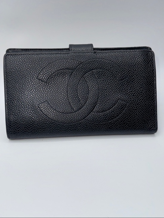 CHANEL Handbags - Chanel Vintage Caviar Kiss-Lock Wallet Black Leather CC Logo